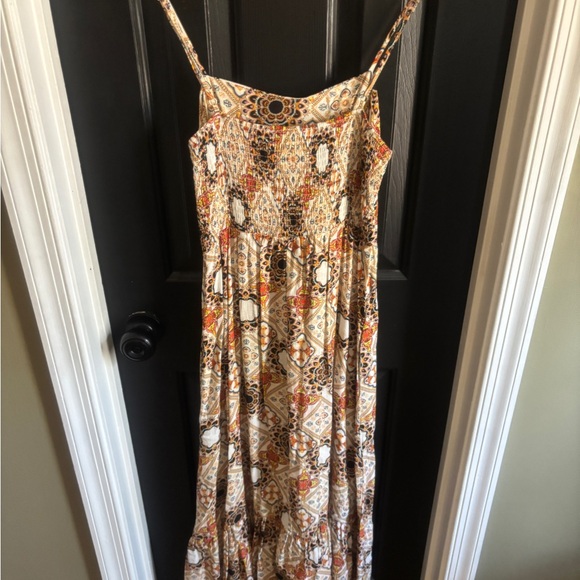 ☀️ Beautiful Patterned Dress - Picture 5 of 5